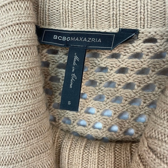 BCGB MaxAzria open weave oversized cowl neck sweater. Womens small. - Picture 4 of 4